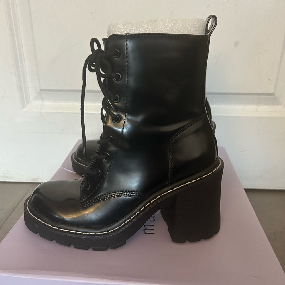 Black Lace-Up Women's Boots